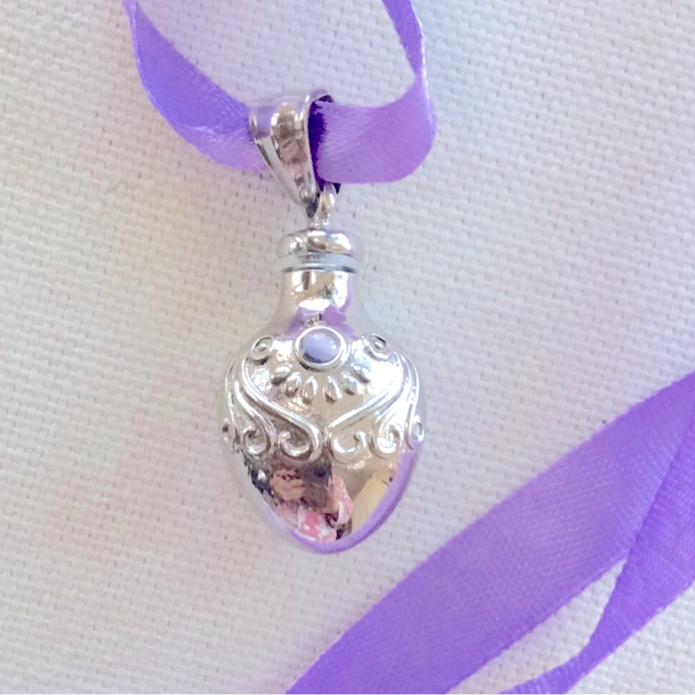 New Dottera Oil Limited Edition Charm